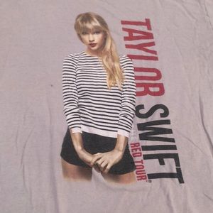 TAYLOR SWIFT RED TOUR T SHIRT